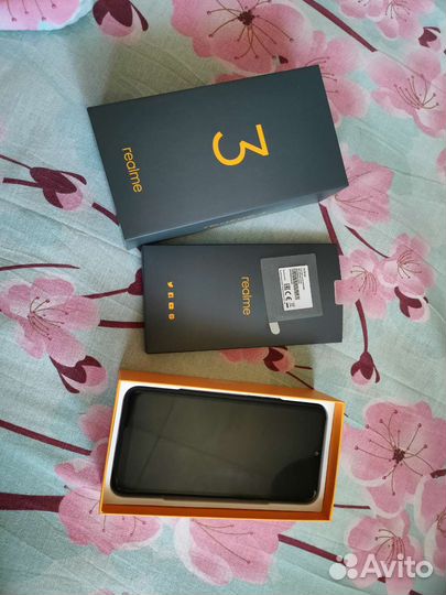 Смартфон Realme 3