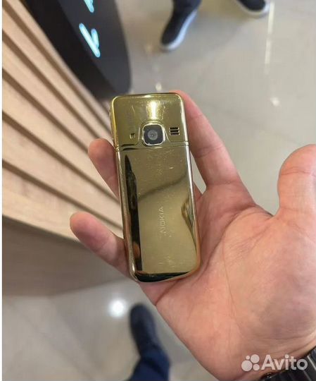 Nokia 6700 classic Gold Edition