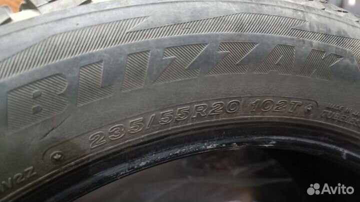 Bridgestone Blizzak DM-V2 235/55 R20 102T