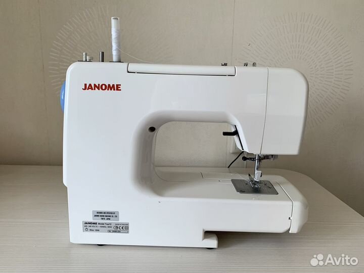 Швейная машина Janome Top 12