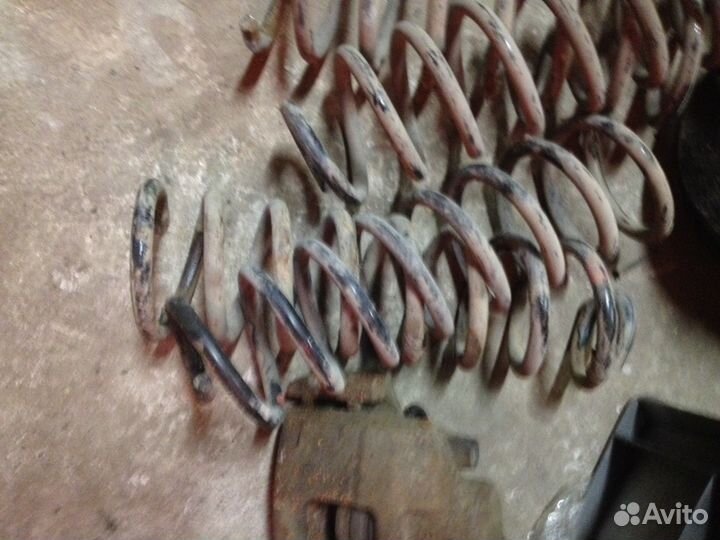 Рено Логан пружина задняя пружины задние