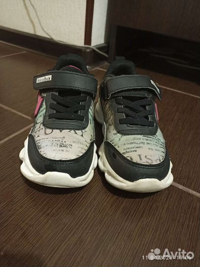 Кроссовки для девочки