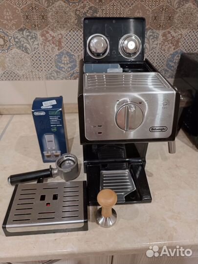 Кофеварка рожковая DeLonghi ECP 33.21