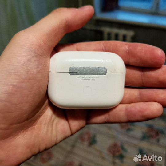 Беспроводные наушники apple airpods pro правый
