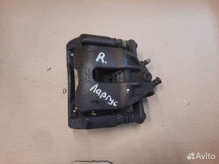 Суппорт передний правый Ларгус