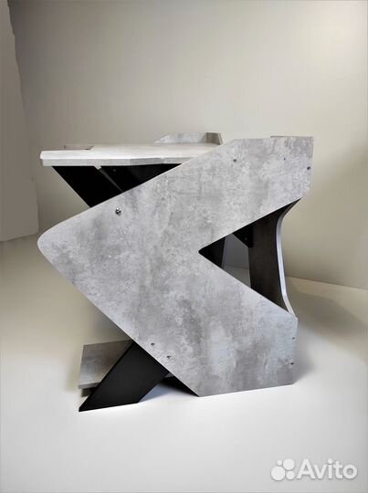 Компьютерный стол Иксера