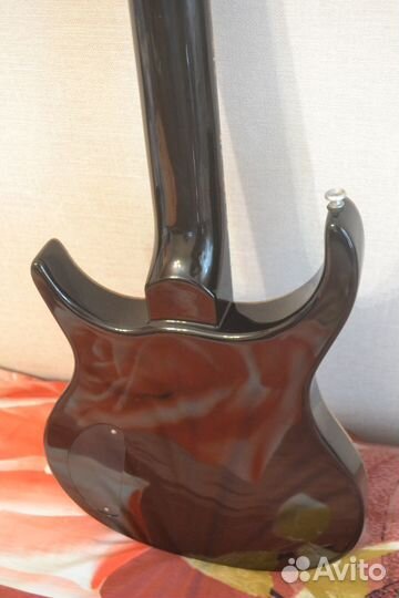 Электрогитара