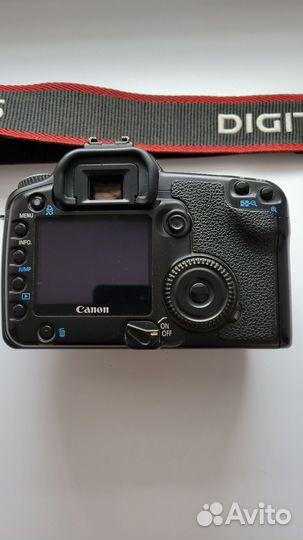 Зеркальный фотоаппарат Canon 30D