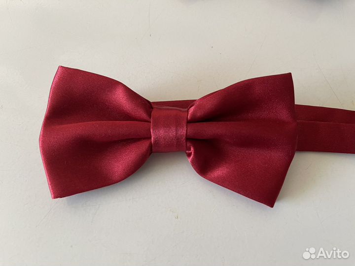 Бабочка бордовая