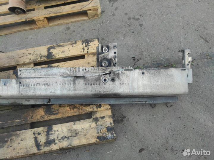 Усилитель бампера передний Volvo Fh 4