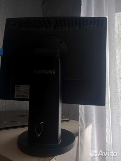 Монитор Samsung SyncMaster