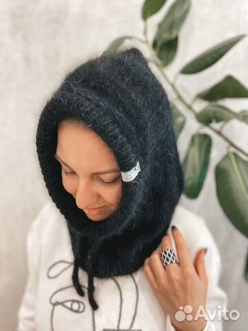 Вязаный капор ручной работы