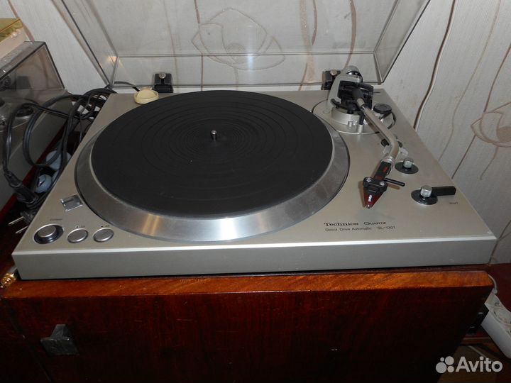Проигрователь винила Technics SL 1301