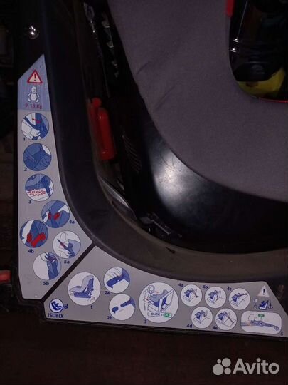 Кресло детское автомобильное Chicco 9-18 kg