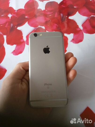 iPhone 6S, 64 ГБ