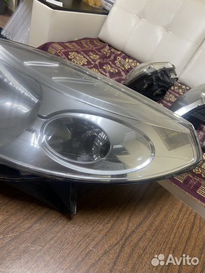 Фара левая Renault Sandero 1 09-14г