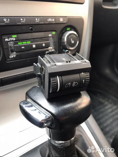 Кнопка корректора фар Skoda Octavia A5