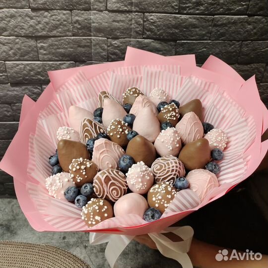 Букет из клубники в шоколаде, клубника в шоколаде