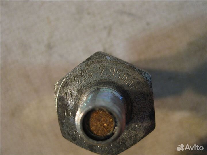 Датчик давления масла Skoda Octavia A5 лифтбэк