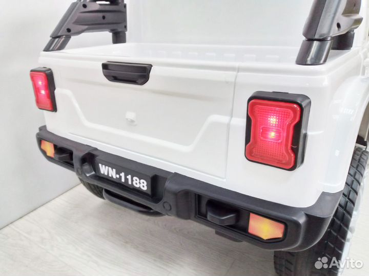 Детский электромобиль jeep с багажником
