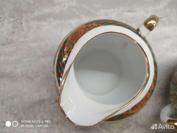 Сахарница и молочник (фарфор)