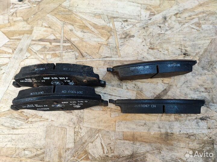 Тормозные колодки переднее Skoda Rapid