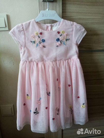 Платье нарядное 98