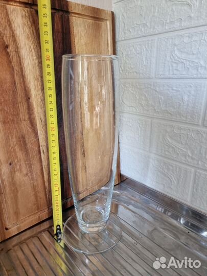 Стеклянная ваза средняя