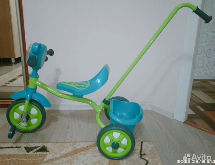 Велосипед трехколесный с ручкой