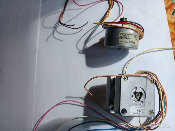 Шаговый двигатель mitsumi M42SP-5A и электр