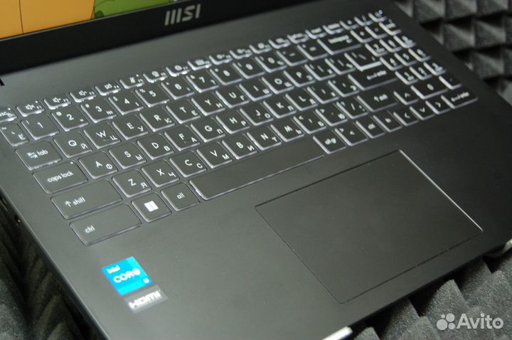 Ноутбук MSI Modern 15 B12M-211RU