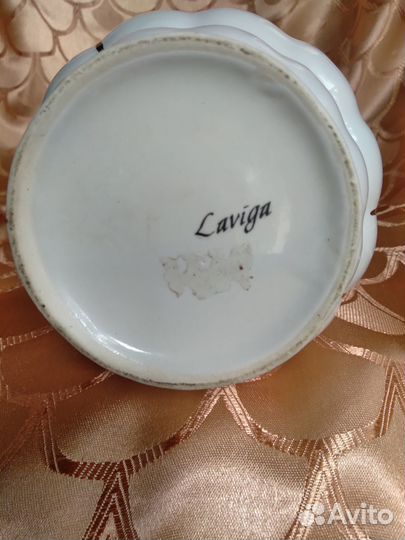 Фарфоровая ваза для цветов