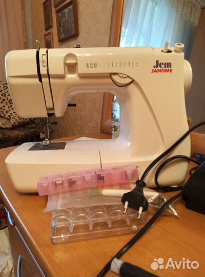 Швейная машина Janome новая
