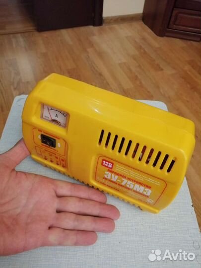 Зарядное устройство автомобильных Аккумуляторов