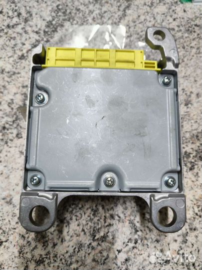 Цент. блок AIR BAG lexus IS 3