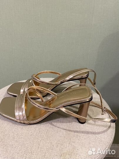 Босоножки женские bershka