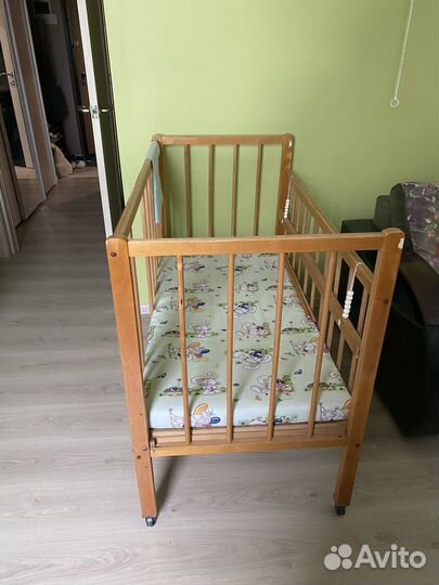 Детская кроватка
