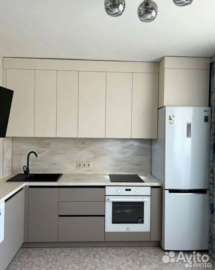 Кухонный гарнитур на заказ от фабрики