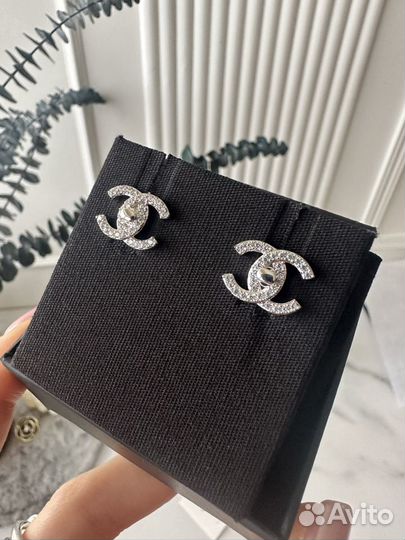 Серьги Chanel новые комплект бутика оригинал