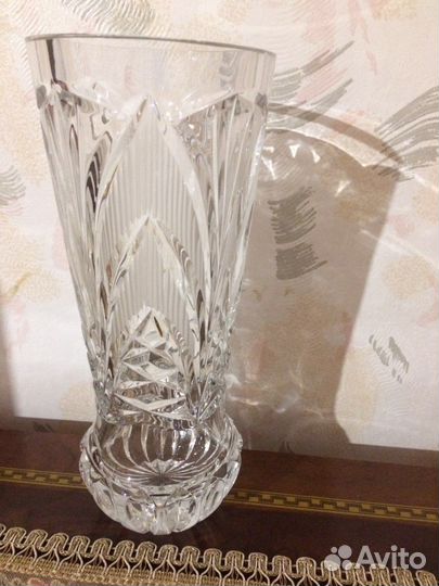 Хрустальнаые вазы 2 шт