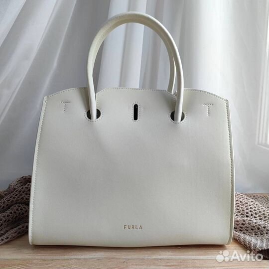 Белая сумка Furla tote натуральная кожа