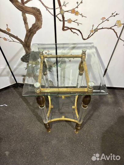 Стол. Столик. Подставка. Винтаж