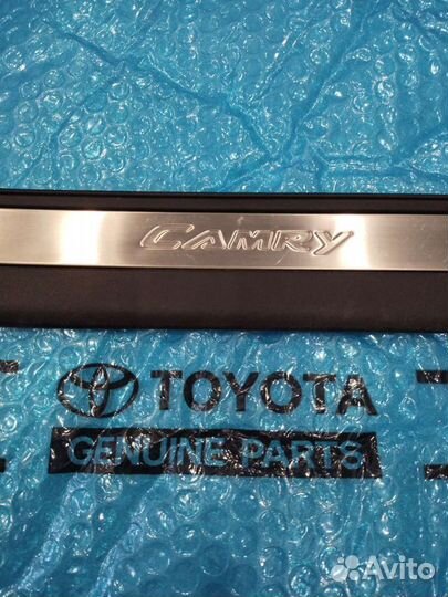 Накладка проема двери Camry 50 задняя правая Б/У