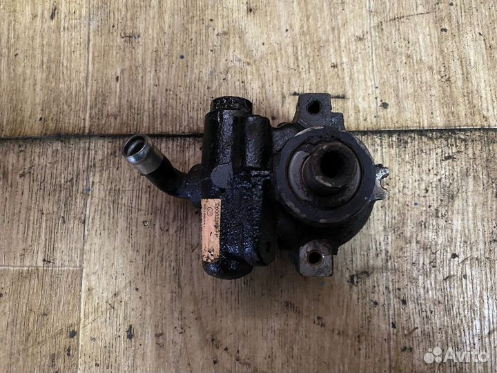 Насос гидроусилителя Линея Fiat Linea