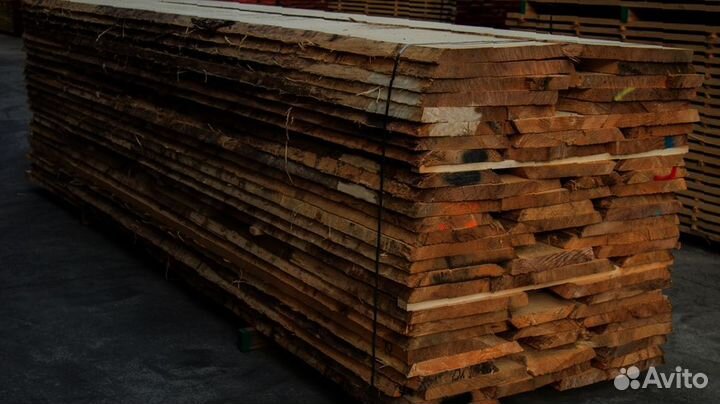 Сосновые доски, природная красота и экологическая