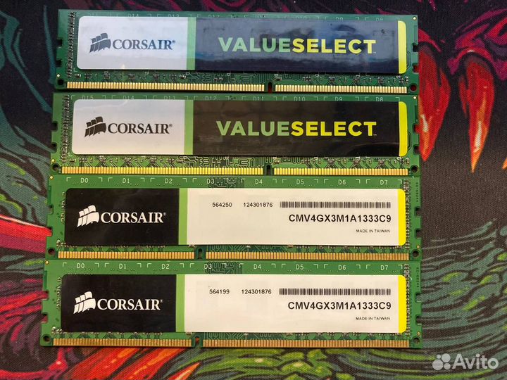 Corsair 4/4 гб DDR3 1333 мгц