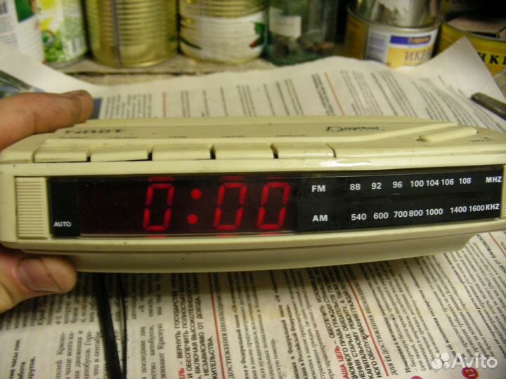 Часы с радиоприёмником