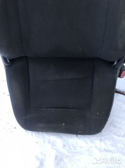 Сиденья рено логан Переднее правое сиденья зад