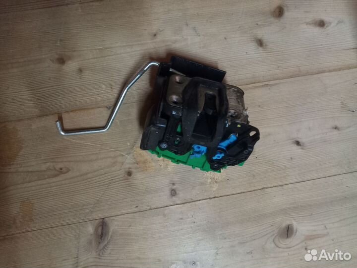 Замок задний правый Solaris и KIA RIO 3