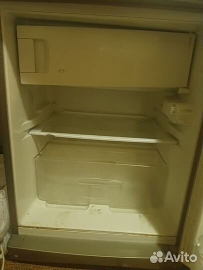 Холодильник ariston